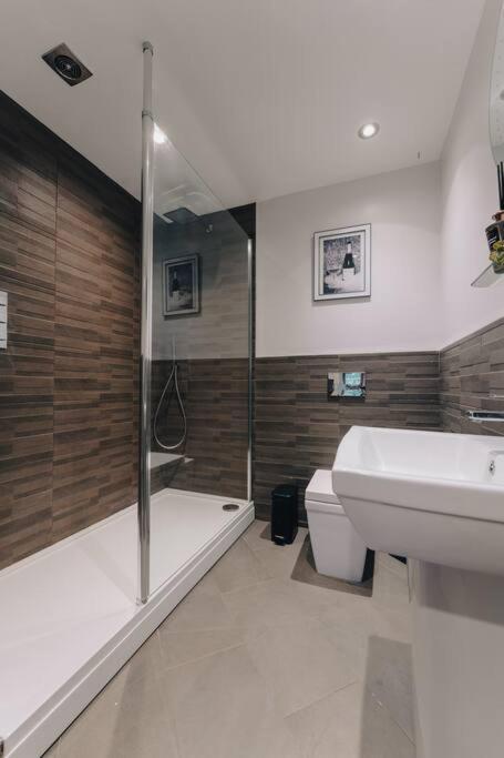 Penthouse Noir - Wyndale Living - Central Bham 2Br Birmingham Extérieur photo
